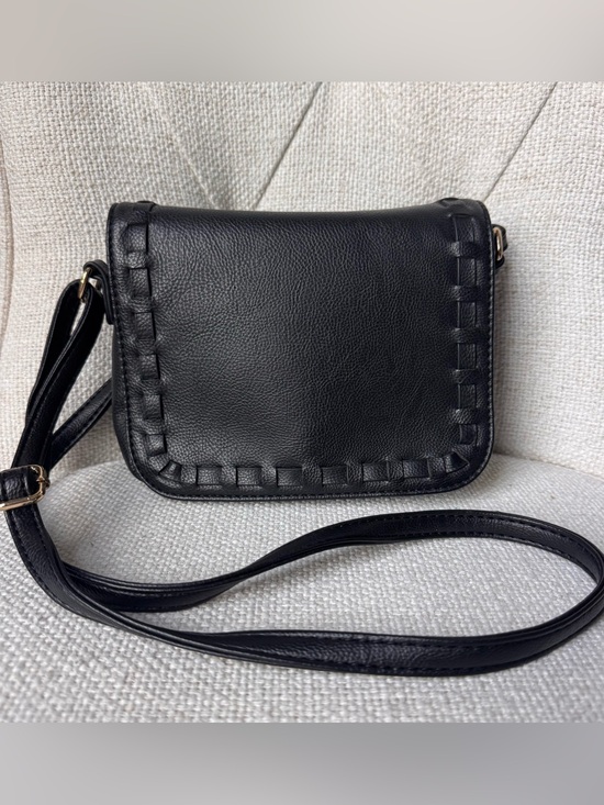 JustFab Handbags - JustFab Black Woven-Edge Crossbody Bag